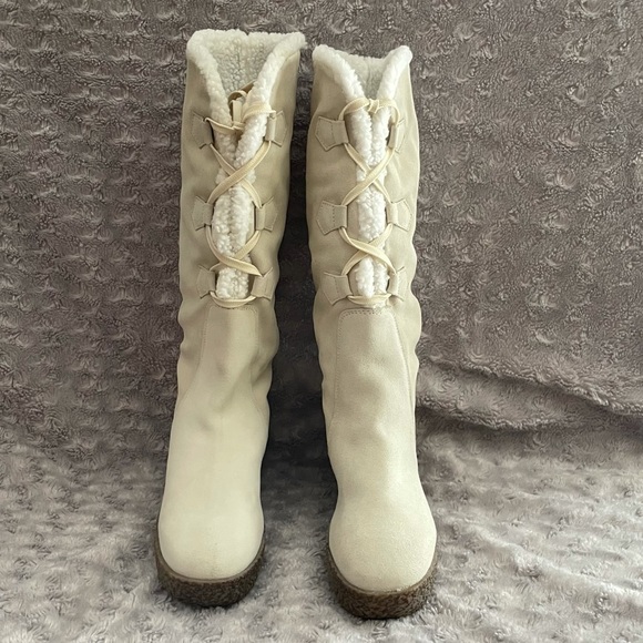 Michael Kors Beaverton Lace Up Sherpa-lined Suede Wedge Boots Cream 8 - Picture 3 of 8